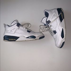 Jordan 4 Columbia